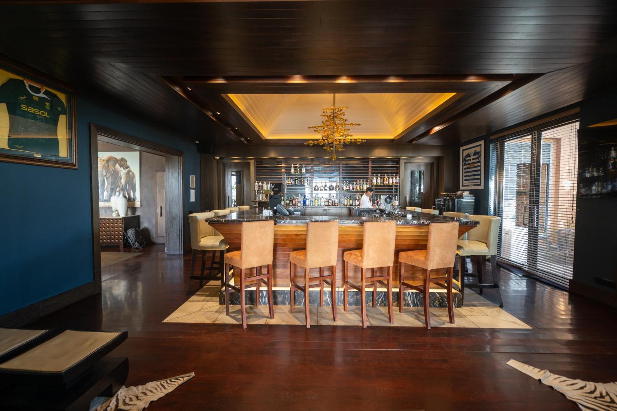 Pezula Nature Hotel&Spa Knysna Exterior foto The bar at the 101 Club